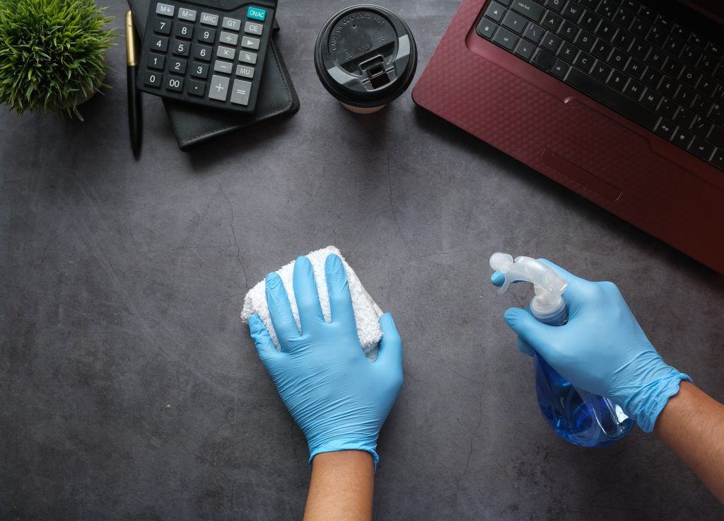 10 Things You Shouldn’t Be Cleaning with Paper Towels