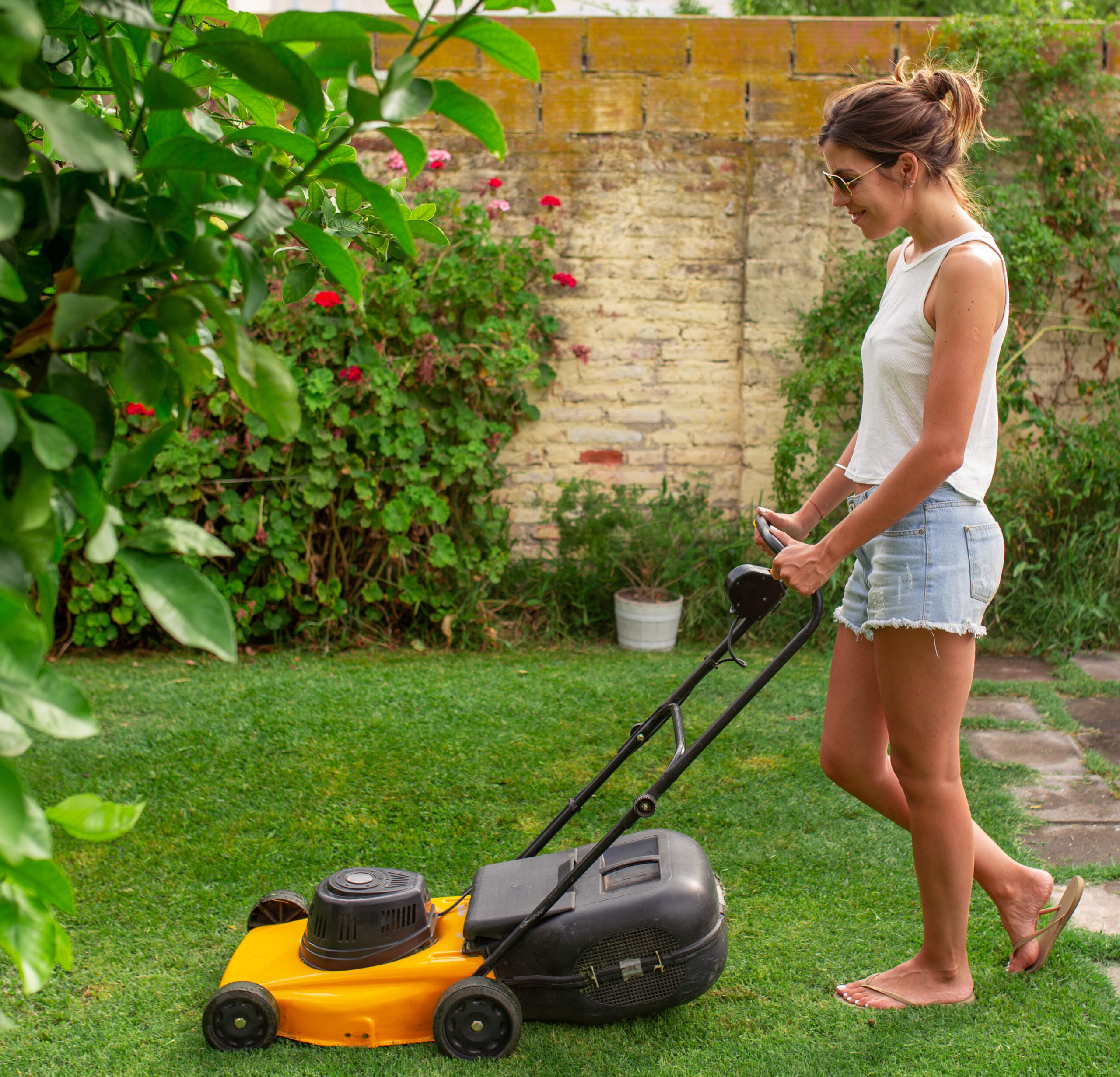 Five ways to do effective lawn mowing at home